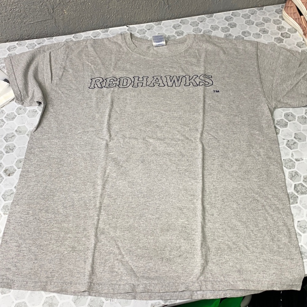 Gildan Large Redhawks Gray Short Sleeve T Shirt